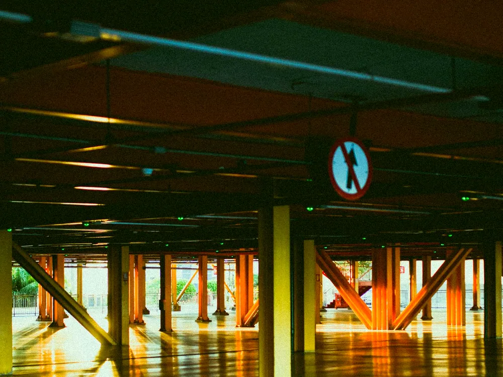 Epoksi zemin kaplamalı otopark zemini
